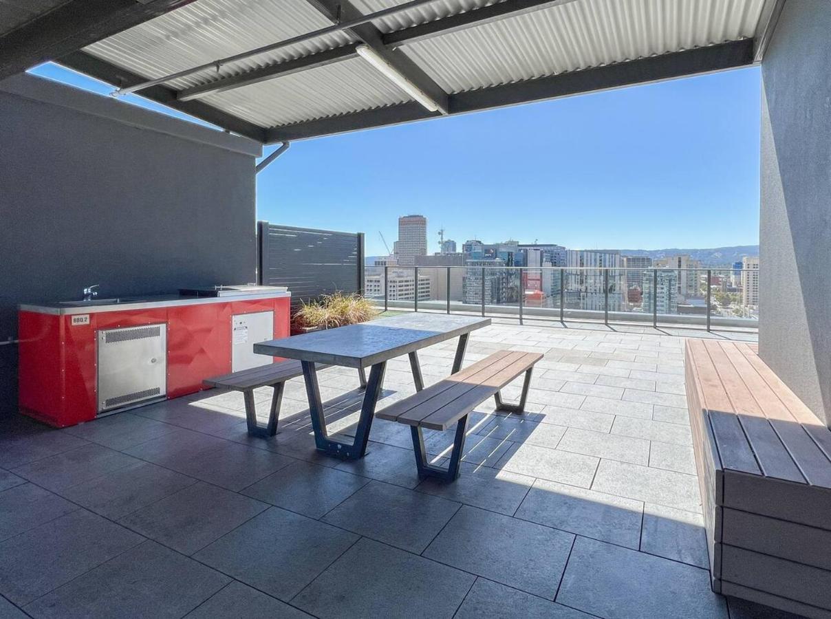 Apartment 'adelaide Azure' Scenic Cbd Living With Rooftop Pool *